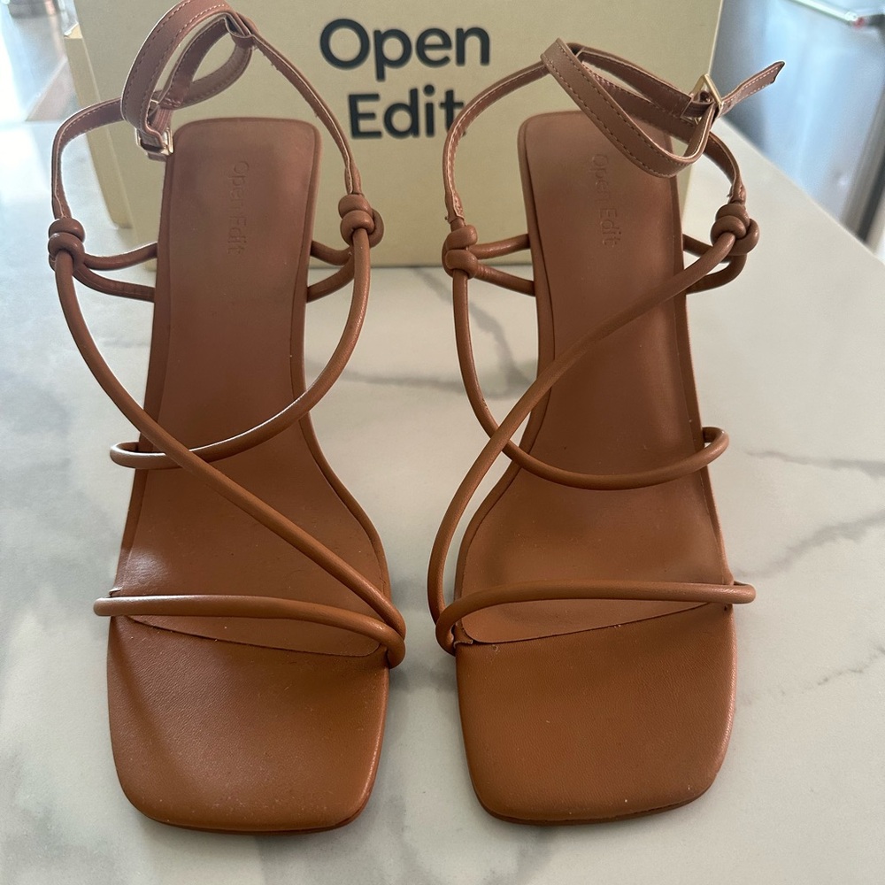 New Open Edit size 10 sandals